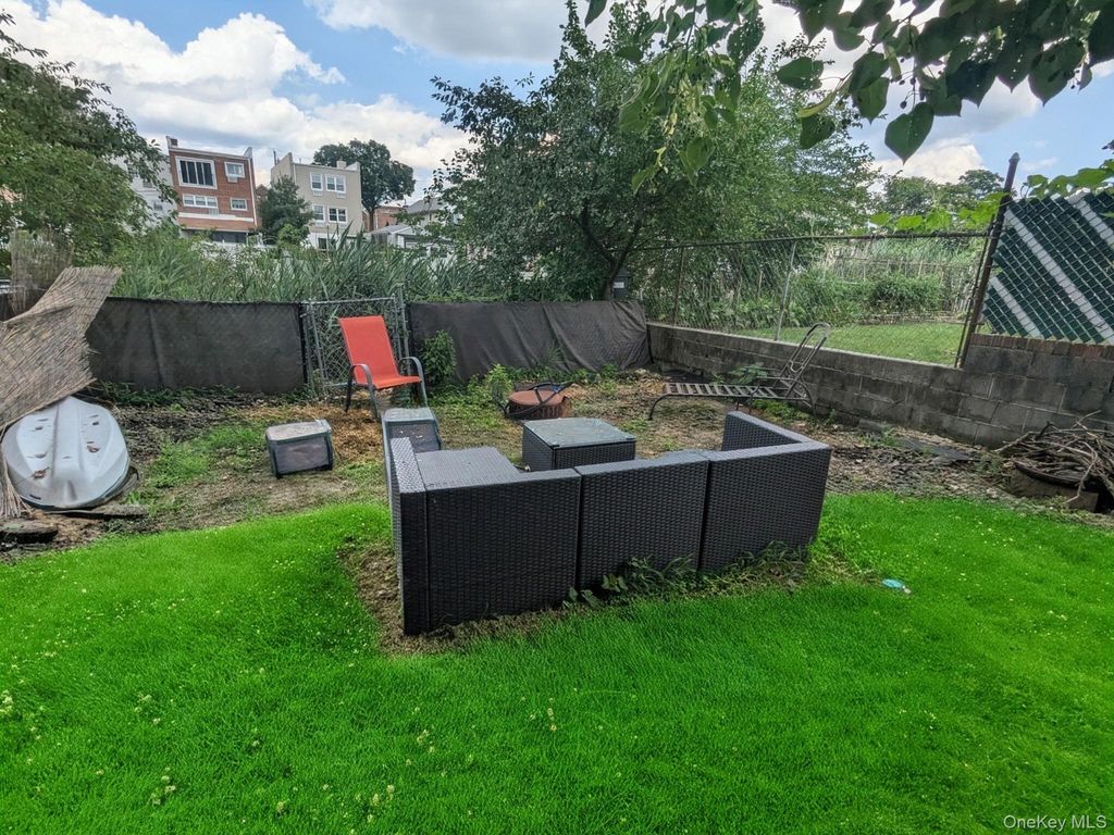 3287 Radio Drive, Bronx, NY 10465 — photo 2