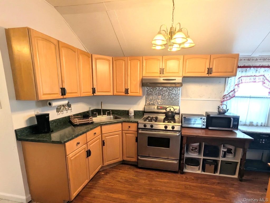 3287 Radio Drive, Bronx, NY 10465 — photo 5
