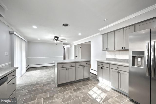 113 BRANT DR, Dallastown, PA 17313