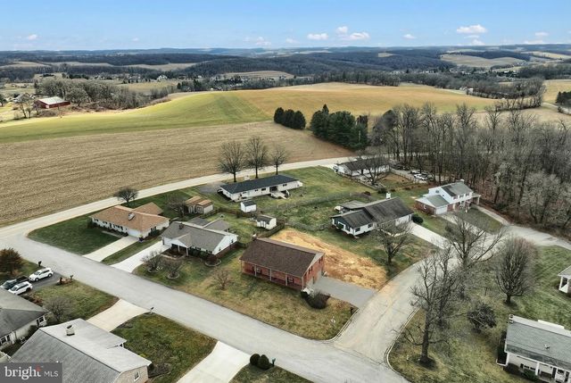 113 BRANT DR, Dallastown, PA 17313