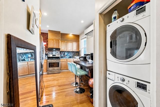 334 Pavonia Ave 1, Jersey City, NJ 07302
