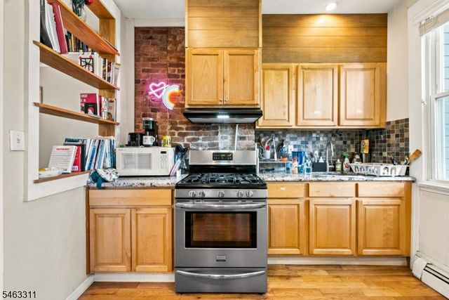 334 Pavonia Ave 1, Jersey City, NJ 07302