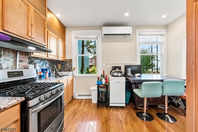 334 Pavonia Ave 1, Jersey City, NJ 07302