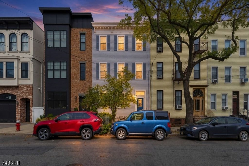 334 Pavonia Ave 1, Jersey City, NJ 07302 — exterior