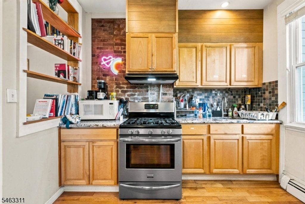 334 Pavonia Ave 1, Jersey City, NJ 07302 — photo 4