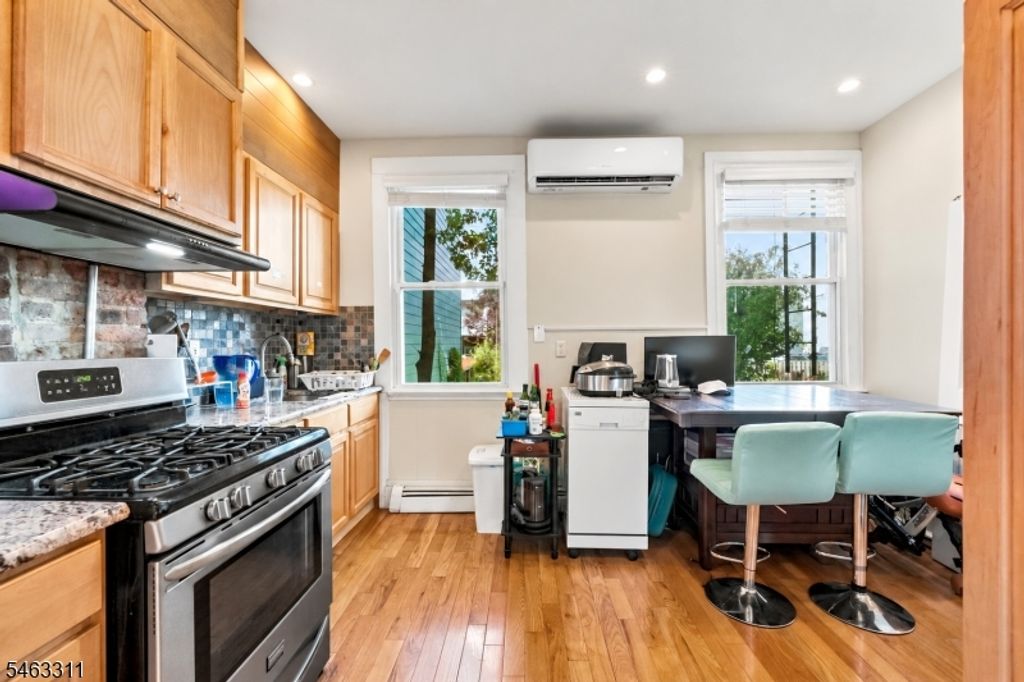 334 Pavonia Ave 1, Jersey City, NJ 07302 — photo 5