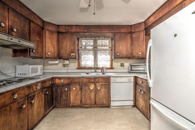3 Pam Bar Drive, Shelton, CT 06484