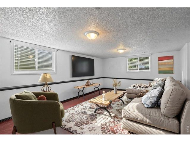 1100 Atlas Cir, Lafayette, CO 80026