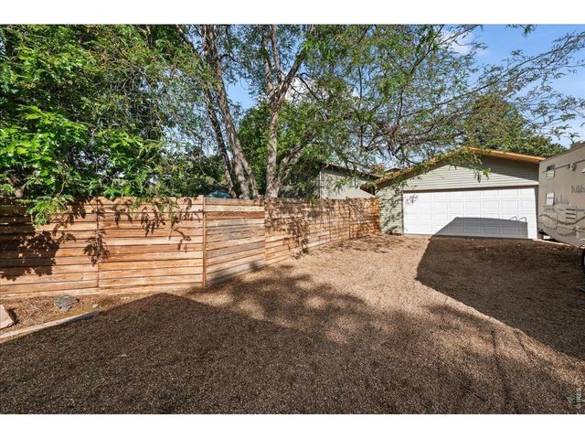 1100 Atlas Cir, Lafayette, CO 80026