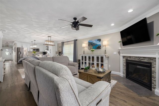 22 River's Edge Drive, Coventry, RI 02816