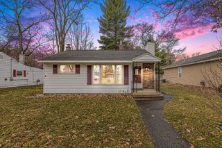 430 Davis Street, Traverse City, MI 49686