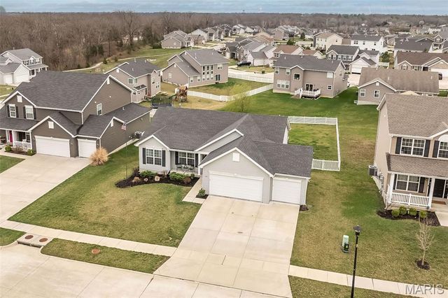 319 Narrowleaf Lane, O'fallon, MO 63366