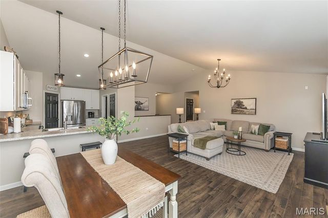 319 Narrowleaf Lane, O'fallon, MO 63366