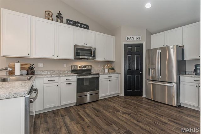 319 Narrowleaf Lane, O'fallon, MO 63366