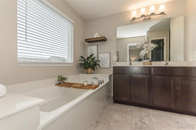 319 Narrowleaf Lane, O'fallon, MO 63366