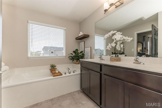 319 Narrowleaf Lane, O'fallon, MO 63366