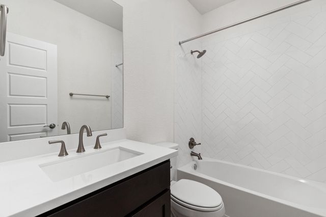 904 Arundel RD, Lakeway, TX 78738