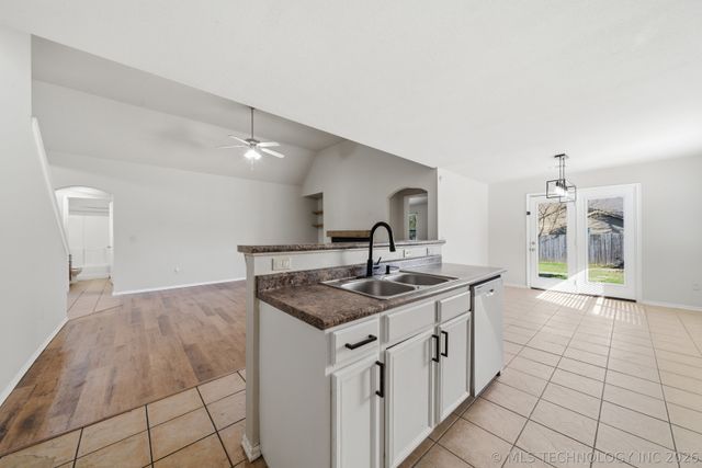 3604 E Aurora Street, Broken Arrow, OK 74014