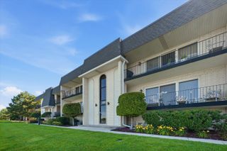 15712 OLD ORCHARD Court 1S, Orland Park, IL 60462