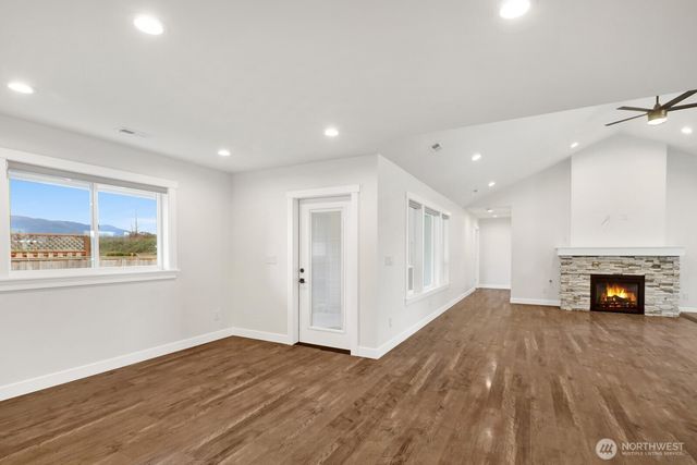 1302 Night Hawk Way, Everson, WA 98247