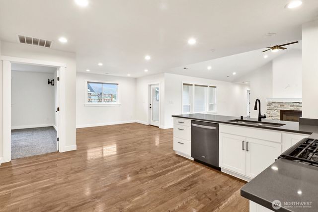 1302 Night Hawk Way, Everson, WA 98247