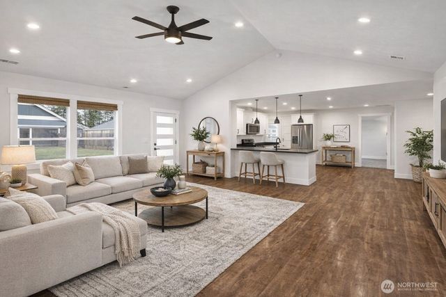 1302 Night Hawk Way, Everson, WA 98247