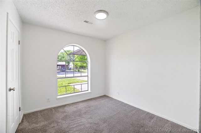 11863 E 62nd Street, Broken Arrow, OK 74012