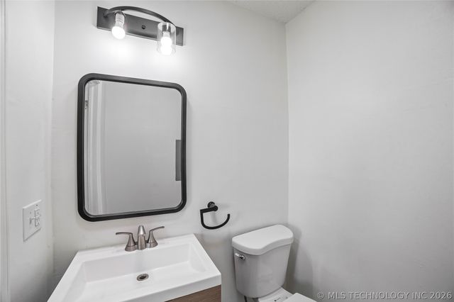 11863 E 62nd Street, Broken Arrow, OK 74012