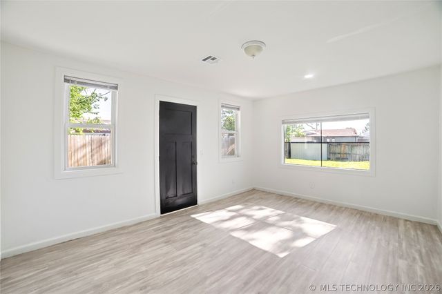 11863 E 62nd Street, Broken Arrow, OK 74012