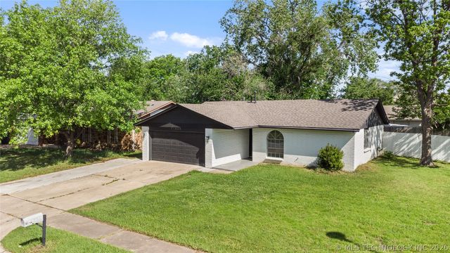 11863 E 62nd Street, Broken Arrow, OK 74012