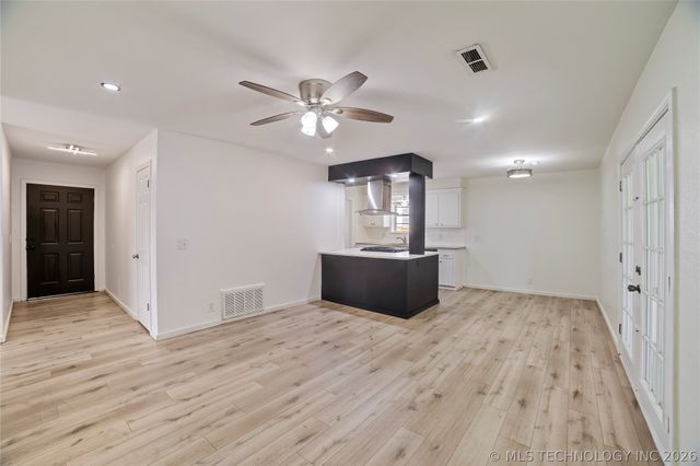 11863 E 62nd Street, Broken Arrow, OK 74012