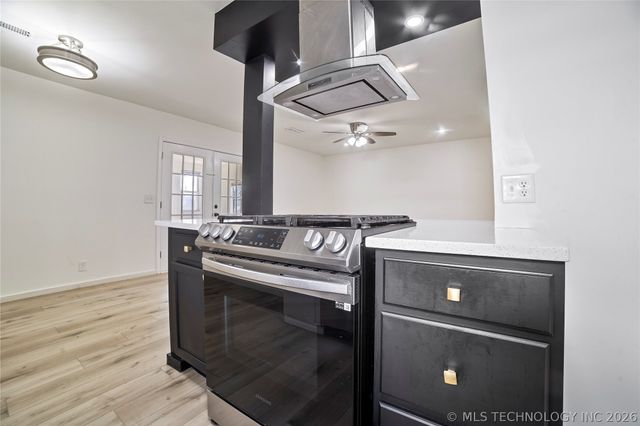 11863 E 62nd Street, Broken Arrow, OK 74012