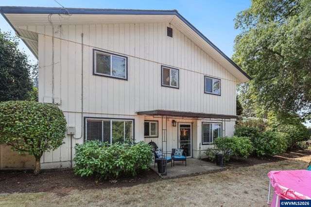 6890 Canyon St SE, Salem, OR 97317