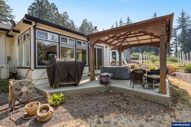 6890 Canyon St SE, Salem, OR 97317