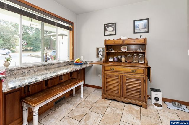 6890 Canyon St SE, Salem, OR 97317