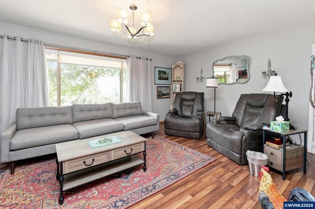 6890 Canyon St SE, Salem, OR 97317
