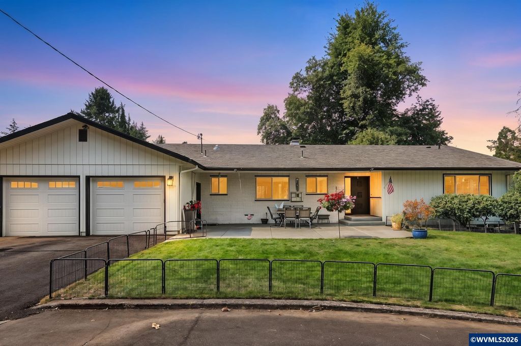6890 Canyon St SE, Salem, OR 97317