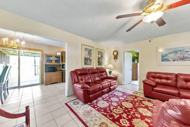 1410 Hovas Lane, Brookshire, TX 77423