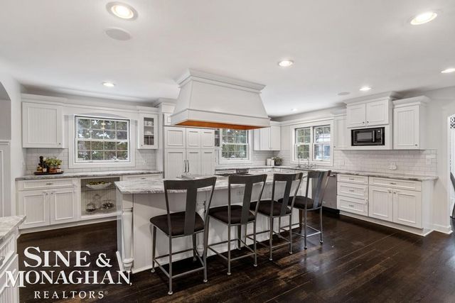 520 Pleasant Street, Birmingham, MI 48009