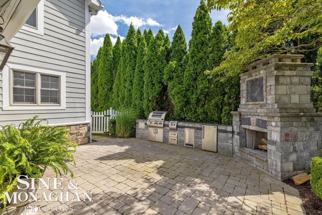 520 Pleasant Street, Birmingham, MI 48009