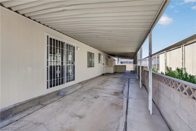 5048 Royal Avenue, Las Vegas, NV 89103