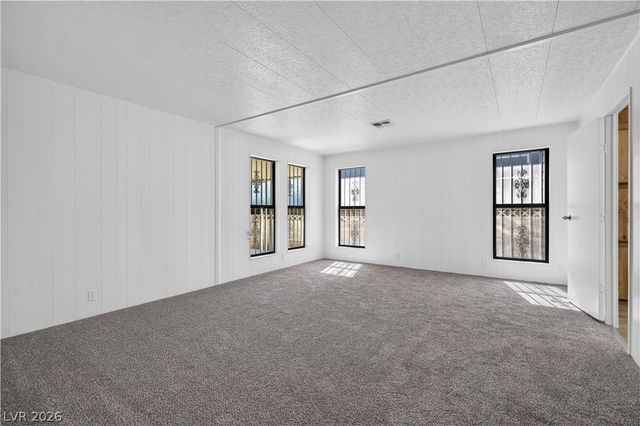 5048 Royal Avenue, Las Vegas, NV 89103