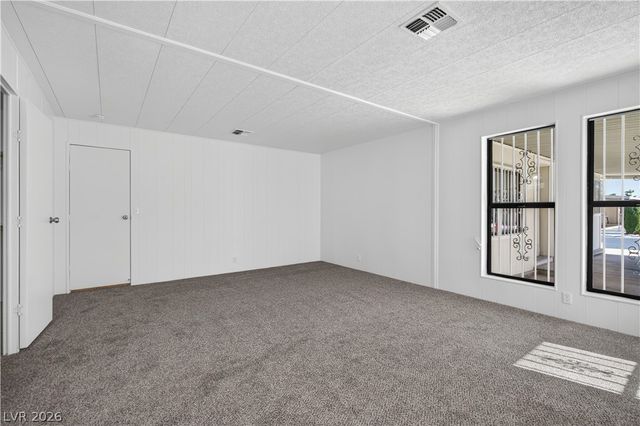 5048 Royal Avenue, Las Vegas, NV 89103