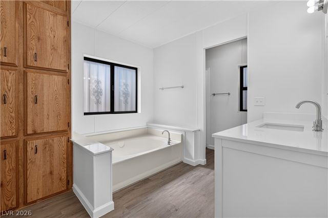 5048 Royal Avenue, Las Vegas, NV 89103