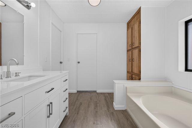 5048 Royal Avenue, Las Vegas, NV 89103