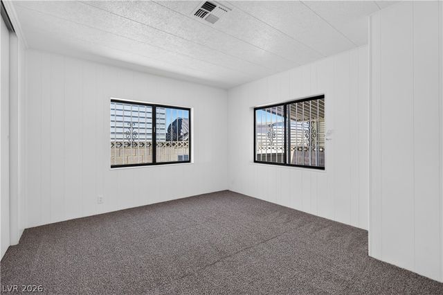 5048 Royal Avenue, Las Vegas, NV 89103