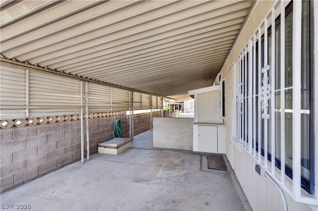 5048 Royal Avenue, Las Vegas, NV 89103