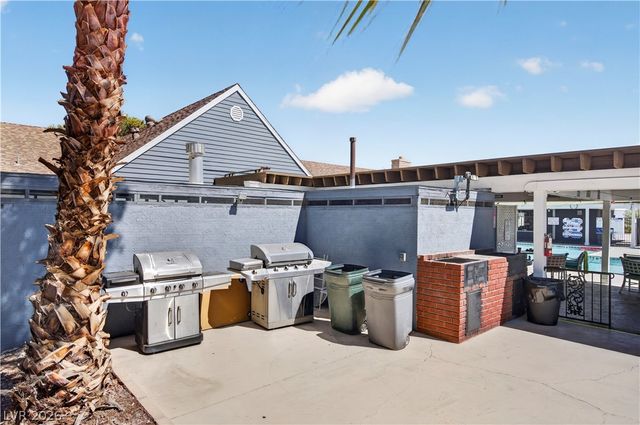 5048 Royal Avenue, Las Vegas, NV 89103