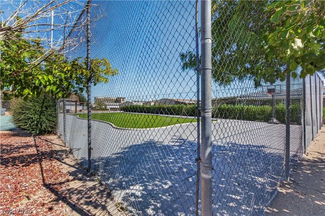5048 Royal Avenue, Las Vegas, NV 89103
