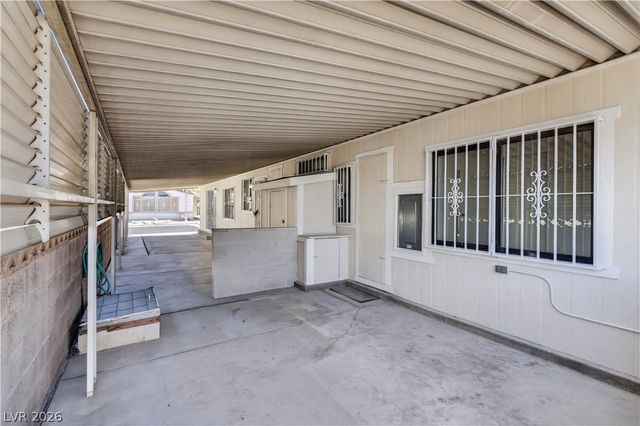 5048 Royal Avenue, Las Vegas, NV 89103